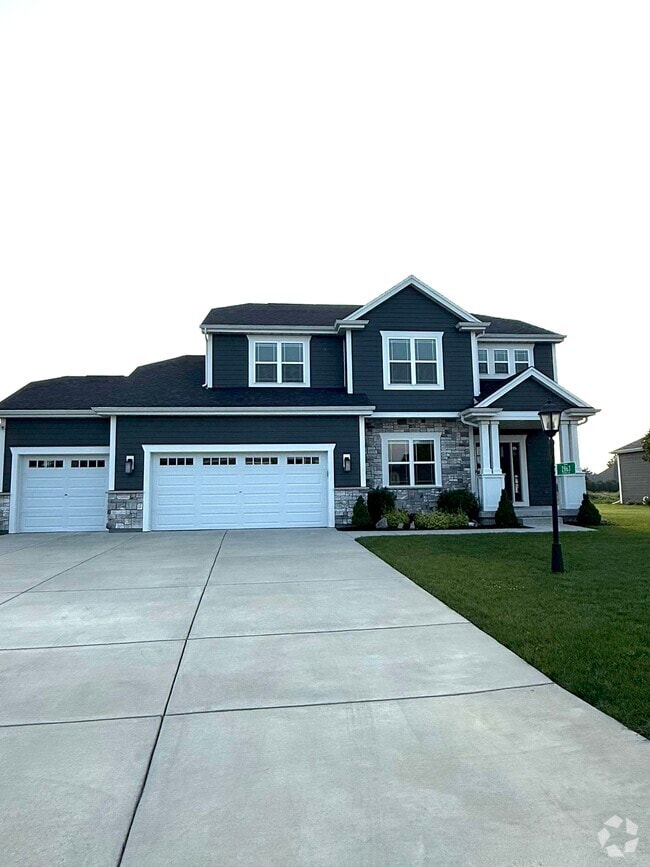Building Photo - 2863 Kegonsa Dr