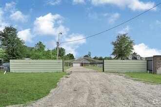 Building Photo - 898 Rd 3556