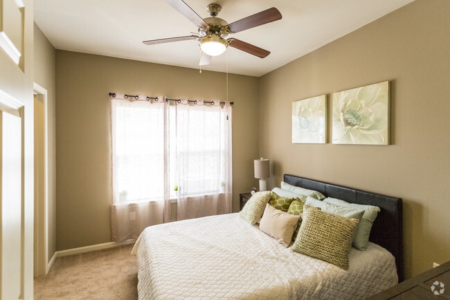1BR, 1BA - Aspen - 828 SF - Bedroom - Reserve at Oakleigh