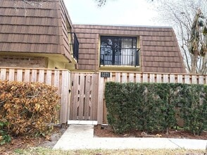Building Photo - 5371 Bamboo Ct
