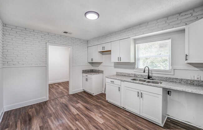 Building Photo - 1473 Oberle Ave