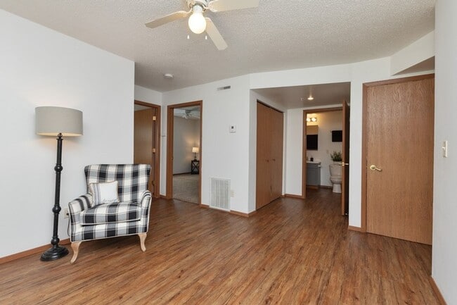 Interior Photo - 421 S Dodge St