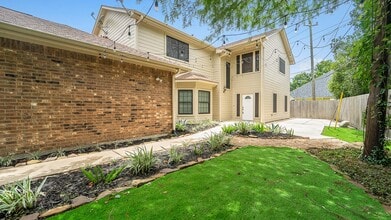Building Photo - 2052 Glencove Dr