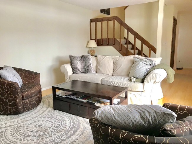 Building Photo - 16210 W Coachlight Dr