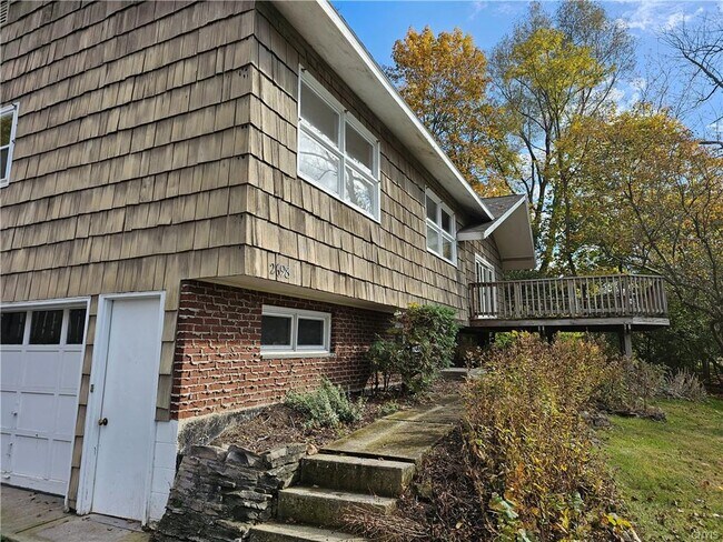 Foto del edificio - 2698 E Lake Rd