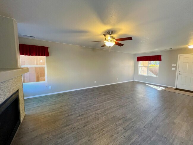 Foto del edificio - 10504 Woodquail Dr NW