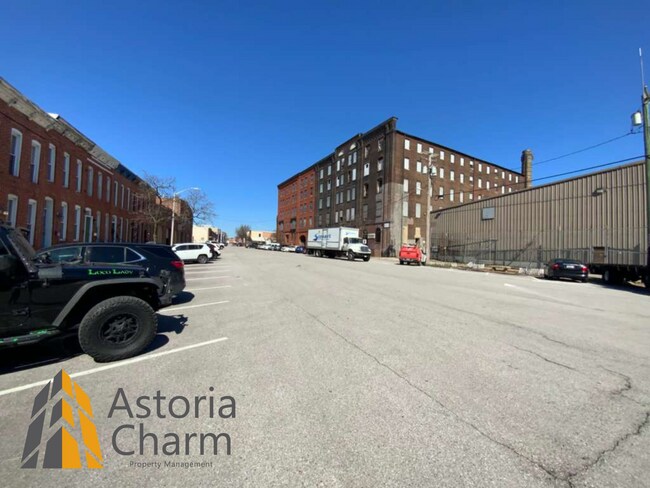 Foto del edificio - Stylish 2 Bedroom with Spa Bath, Hardwood Floors and Parking