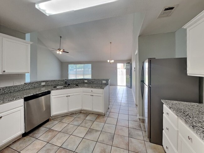 Building Photo - Beautiful 4BR Home in Denton with Fireplace, Fenced Yard & Garage