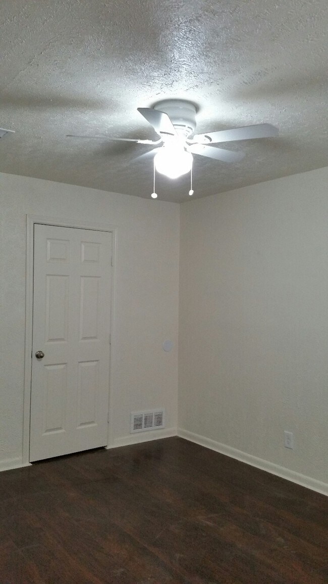 Building Photo - 2 bed, 1.5 bath home in Pleasant Grove