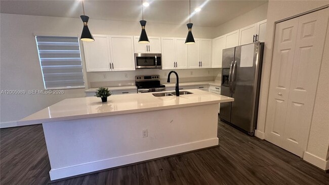 Foto del edificio - 3423 W 110th St