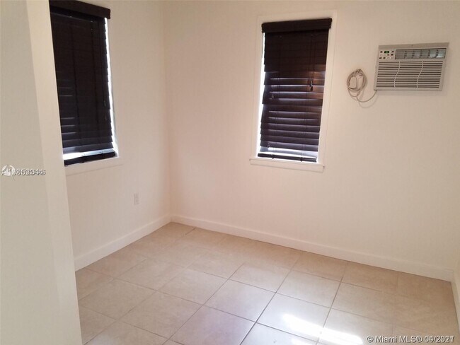 Building Photo - 3061 NW 55th St