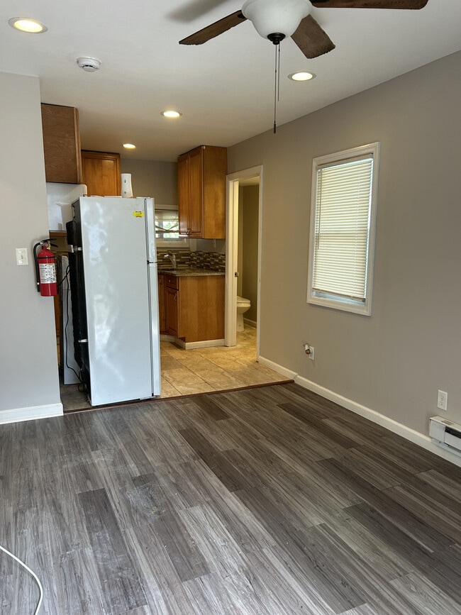 Building Photo - 1 Richwood Pl