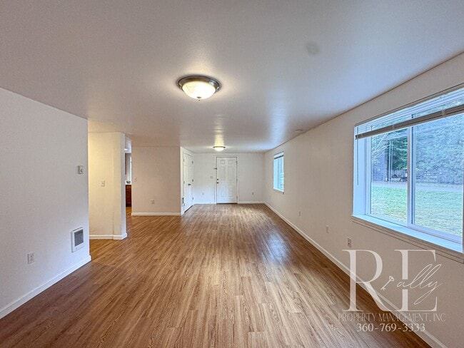 Building Photo - Fully Renovated Lower Unit with Tons of Storage & Extra Parking in Port Orchard