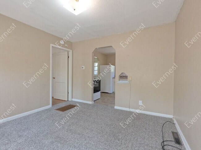 Foto del edificio - 231 N Roosevelt Ave