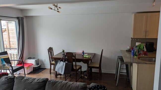 Photo du bâtiment - Spacious 3-Bedroom Townhouse for Rent – Plateau, Gatineau