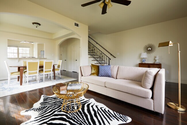 Foto del edificio - 2423 Orleans Ave
