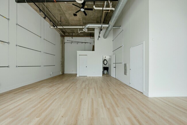 Building Photo - 333 Nelson St SW