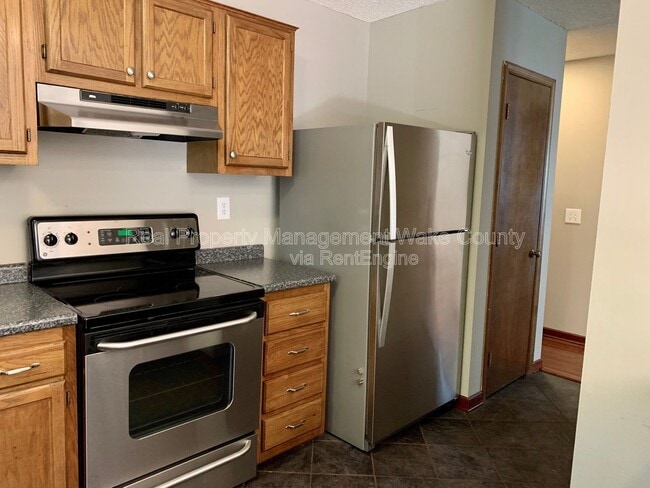 Building Photo - 207 Trillingham Ln