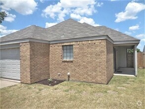 Building Photo - 705 Windfields St