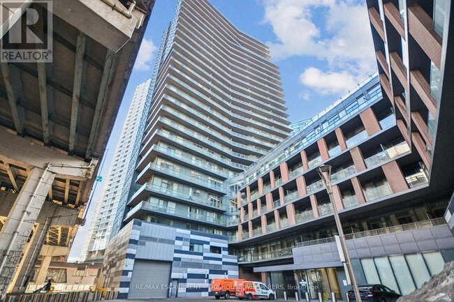 Building Photo - 20 Bruyeres Mews