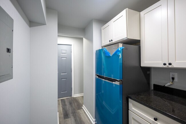 Foto del edificio - Amazing 1 BR+ 1 Den/1 BA Apartment in Anacostia with 1 month free rent and 1 year of free parking!