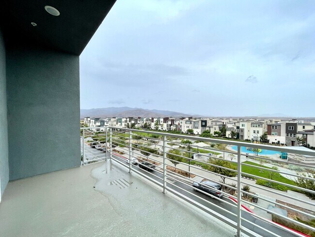 Foto del edificio - 3B/2BA Home with Private Elevator & Mounta...