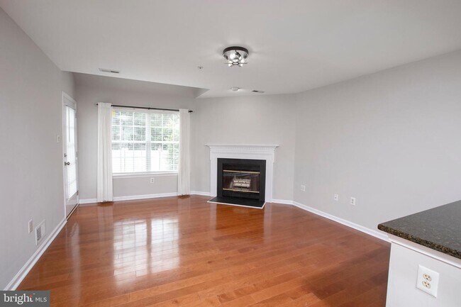 Building Photo - 701 Harrowgate Ln