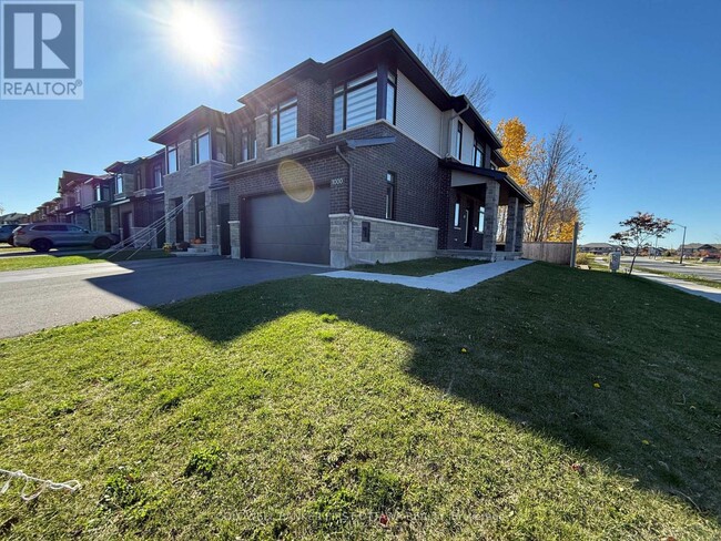 Building Photo - 1000 Eider St