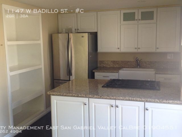 Primary Photo - 1147 W Badillo St