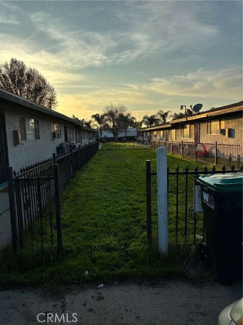 Foto principal - 13463 Edgemont St