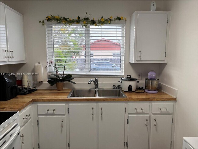 Foto del edificio - 19623 NW 30th Pl