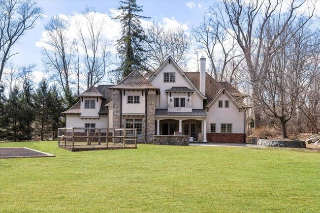 Building Photo - 87 Harriman Rd