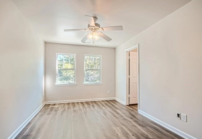 Building Photo - 307 Drury Dr
