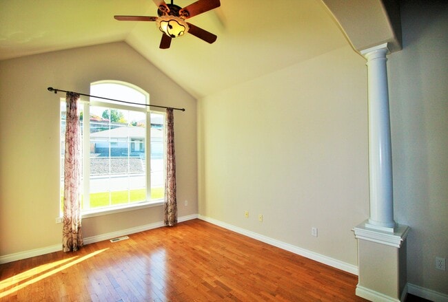 Building Photo - 1830 Nova Ln