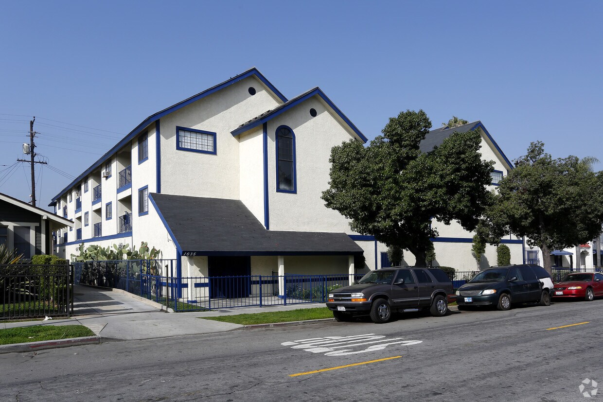 Foto principal - 1635 Locust Ave