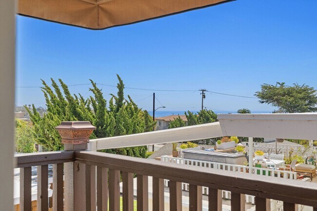 Building Photo - Monterey