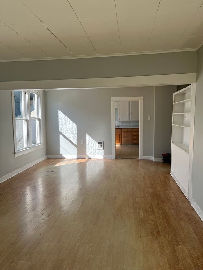 Building Photo - 809 Emerson Ave