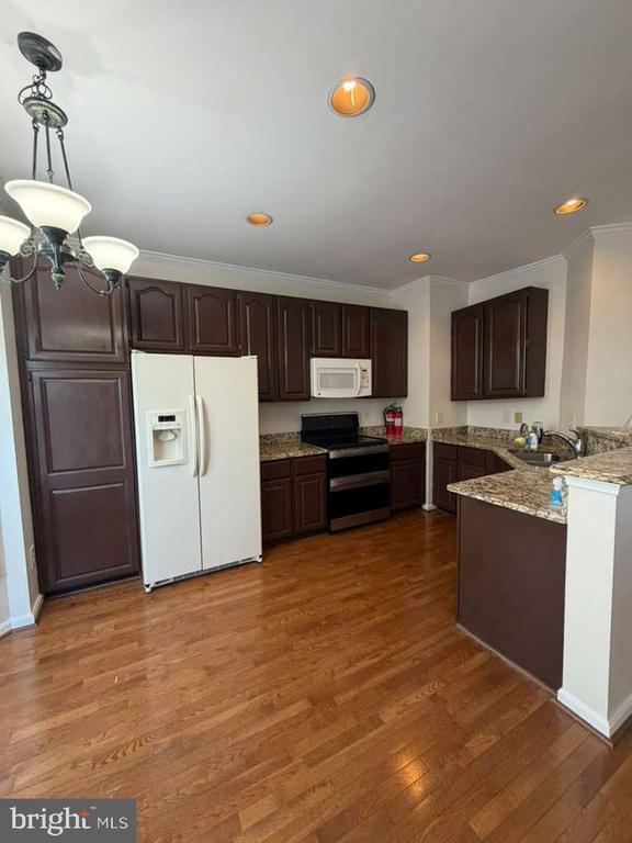 Foto del edificio - 6618 Thurlton Dr