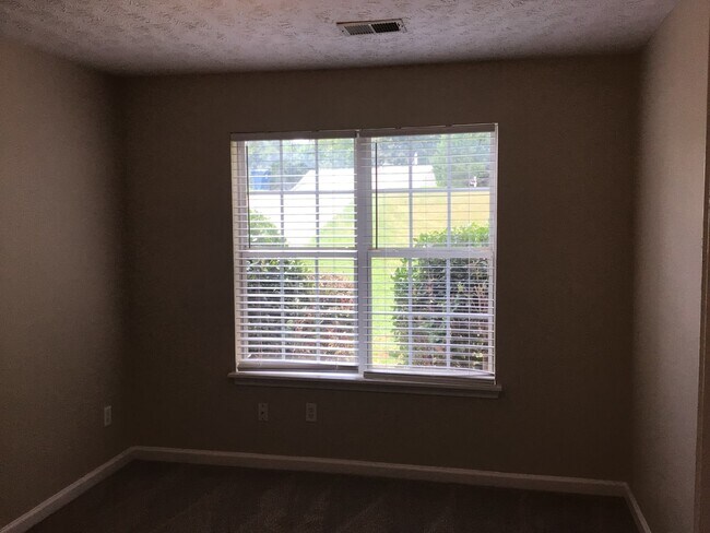 Foto del edificio - 525 Stoney Creek Dr