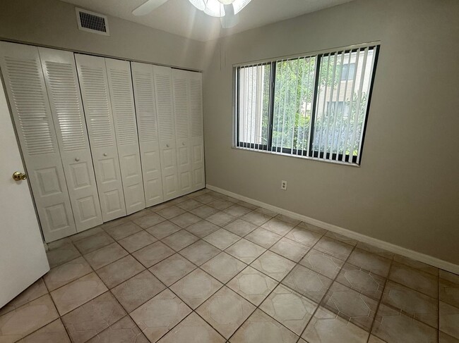 Building Photo - 3280 S Semoran Blvd