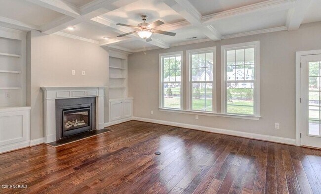 Building Photo - 3200+ sqft / Anchors Bend