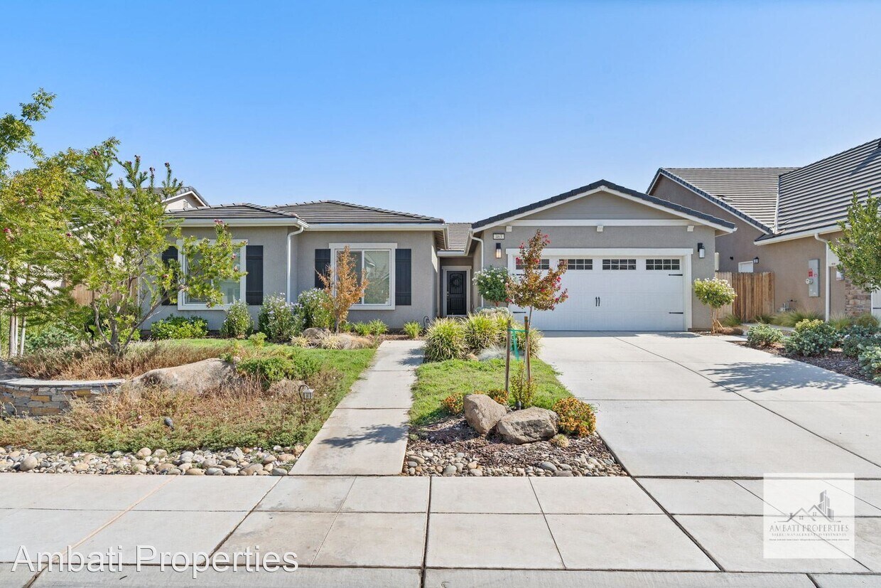 5 br, 3 bath House 463 S. Crescent Lane House Rental in Madera, CA