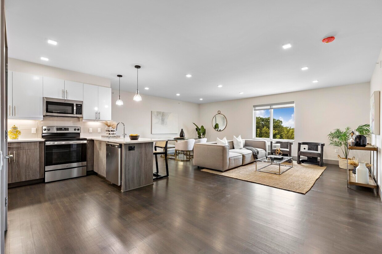 Foto principal - 8133 Bergenline Ave