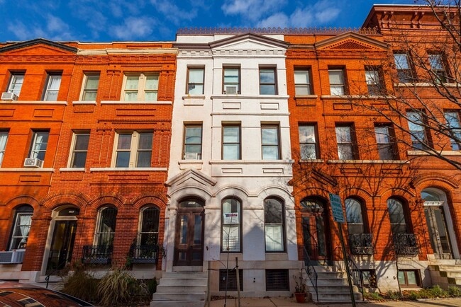 Building Photo - 1805 Bolton St