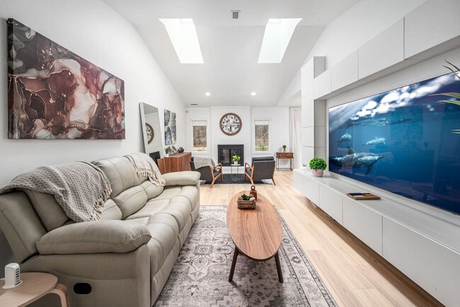 Building Photo - 405 Reynolds Ave