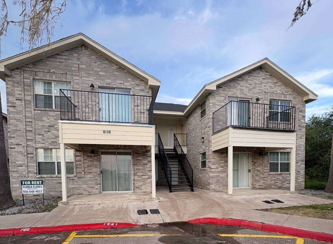 Primary Photo - 1521 Oasis Dr
