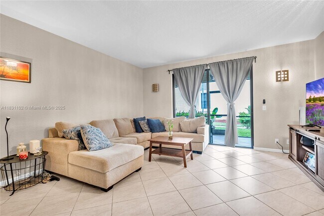Foto del edificio - 4137 Briar Ln