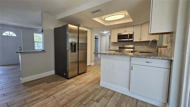 Foto del edificio - 6412 Pawling Ave