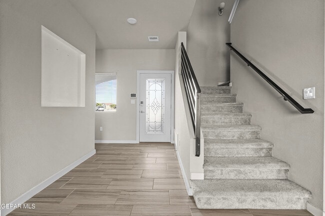 Building Photo - 13900 Villa Vista Ave