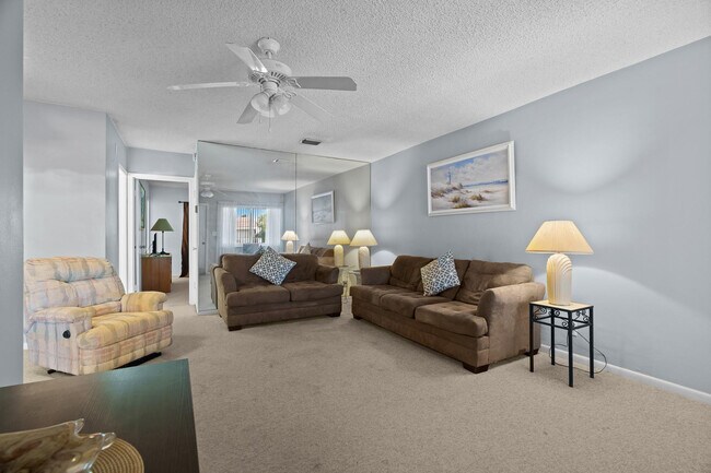 Foto del edificio - 2100 NE 38th St